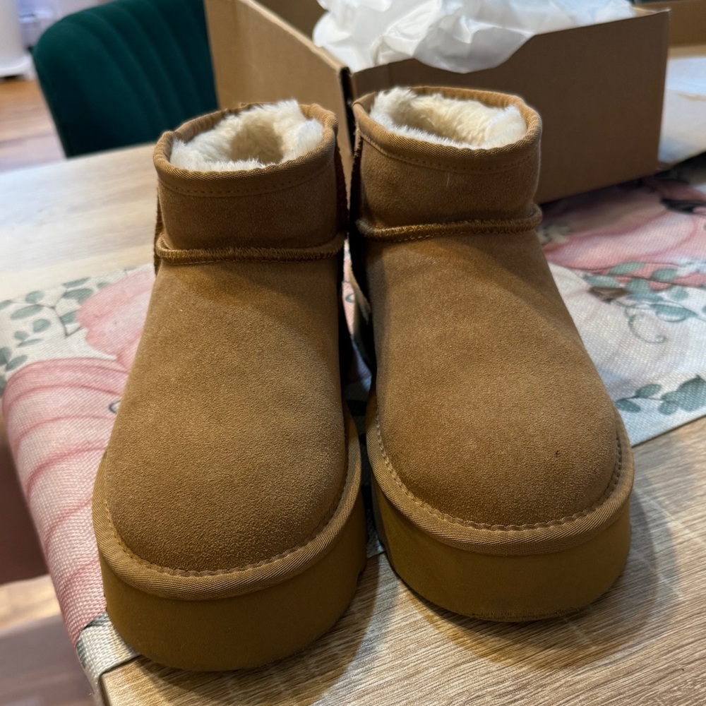Platform chestnut short uggs